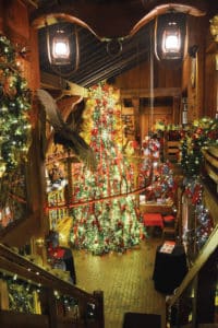 augus barn Christmas tree